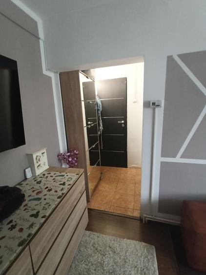 Apartament cu 2 camere semidecomandat în Mărăței