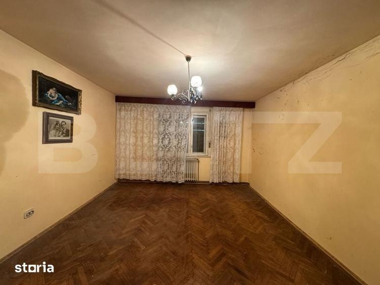 Casă cu 5 camere cu Teren 3000 Mp în Central