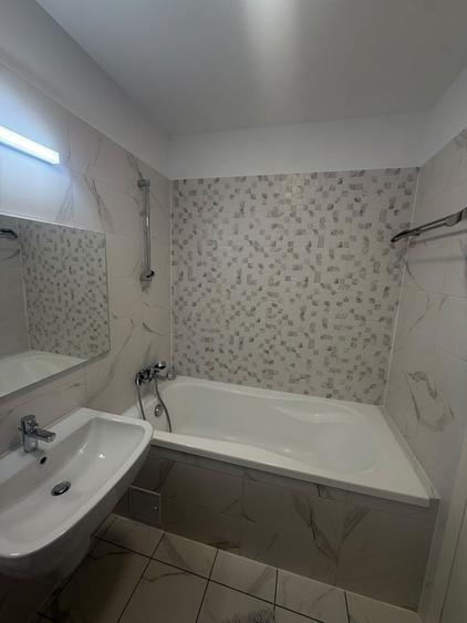 Apartament cu 3 camere decomandat, mobilat în Pipera