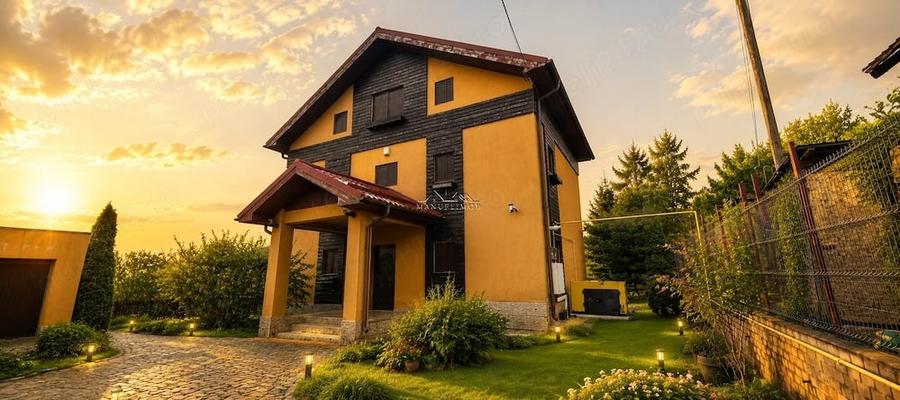 Casă cu Teren 1100 Mp în Central