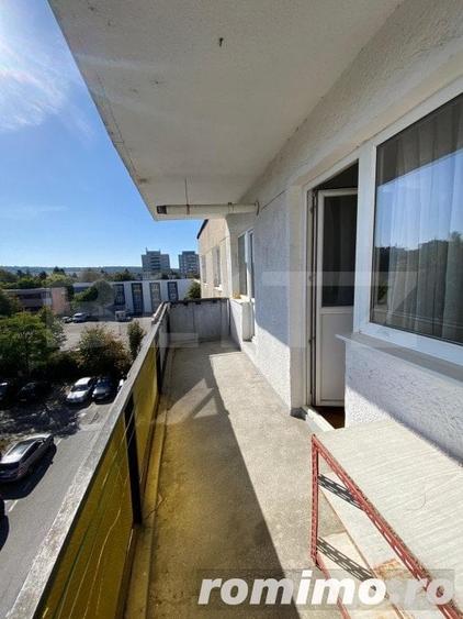 Apartament cu 4 camere decomandat în Central