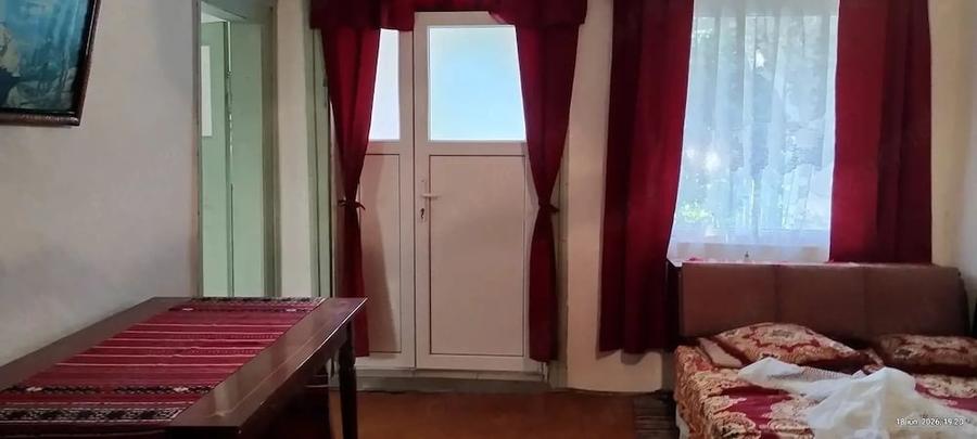 Casă cu 4 camere cu Teren 2500 Mp în Brădeanu