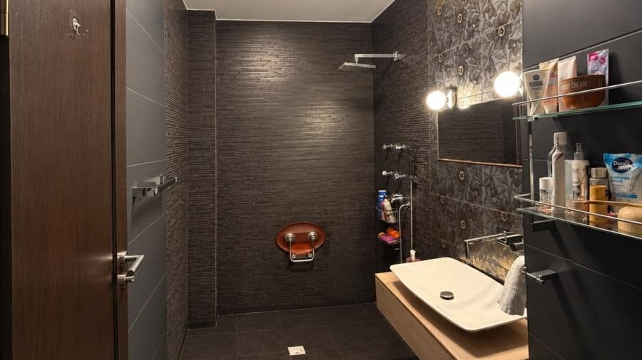 Apartament cu 3 camere decomandat, mobilat în Calea Călărașilor