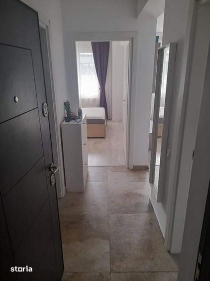 Apartament cu 2 camere decomandat în Roșu