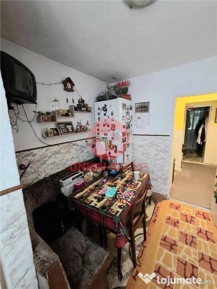 Apartament cu 3 camere decomandat în Est