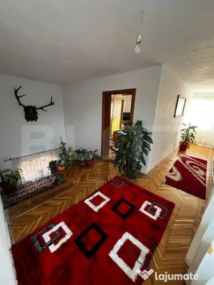 Casă cu 5 camere cu Teren 1350 Mp în Central