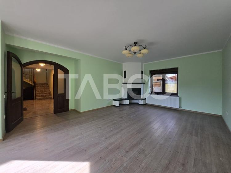 Duplex cu 5 camere cu Canalizare în Tineretului