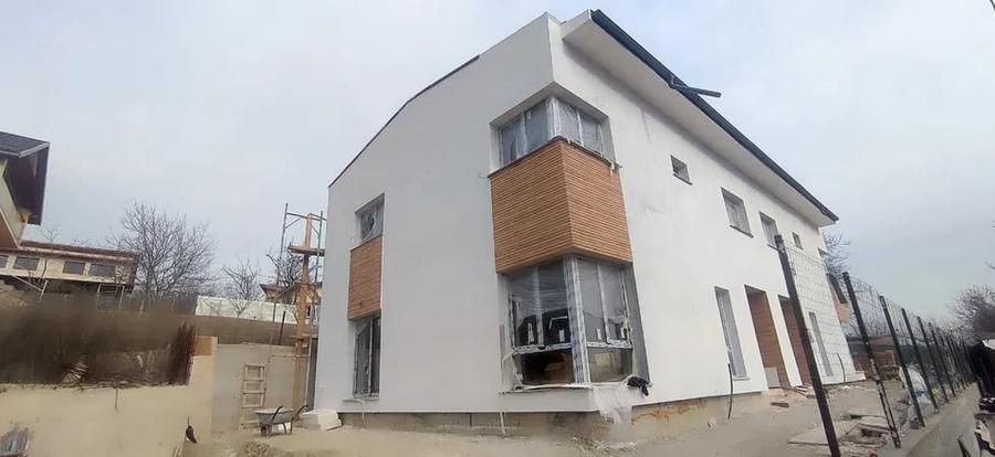 Duplex cu 4 camere cu Canalizare în Dâmbul Rotund