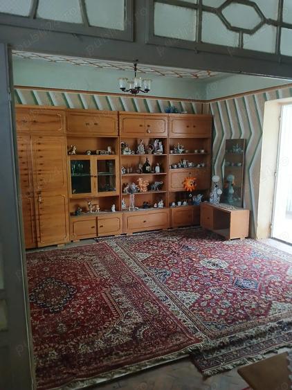 Casă cu 6 camere în Ciclova Română