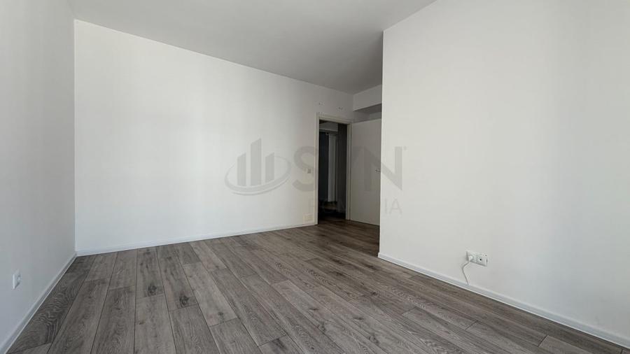 Apartament cu 4 camere semidecomandat în Iancului
