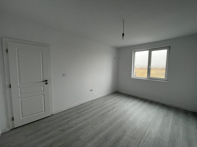 Apartament cu 2 camere decomandat în Giroc