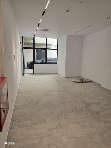 Spațiu comercial, de 48 mp, în Central
