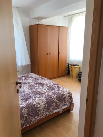 Apartament cu 3 camere decomandat în Dâmbul Rotund