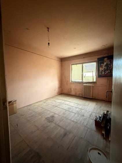 Apartament cu 3 camere decomandat în Soarelui