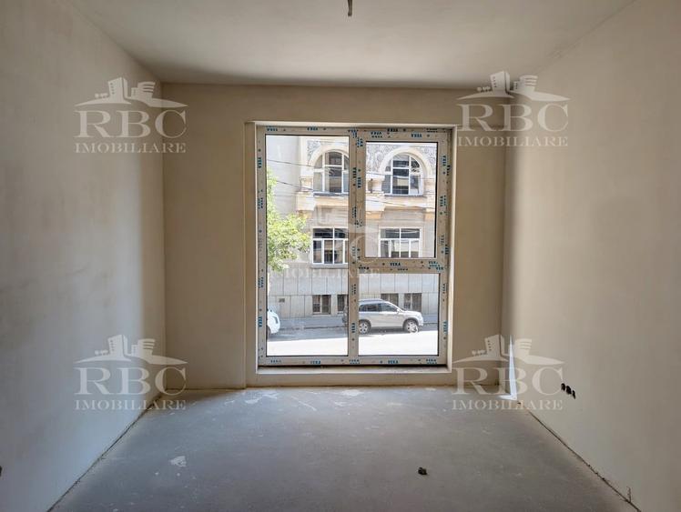Apartament cu 4 camere semidecomandat în Semicentral