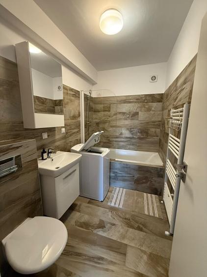 Apartament cu 2 camere decomandat în Trei Stejari