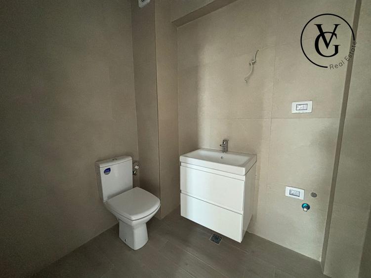 Apartament cu 3 camere semidecomandat în Mamaia-Sat