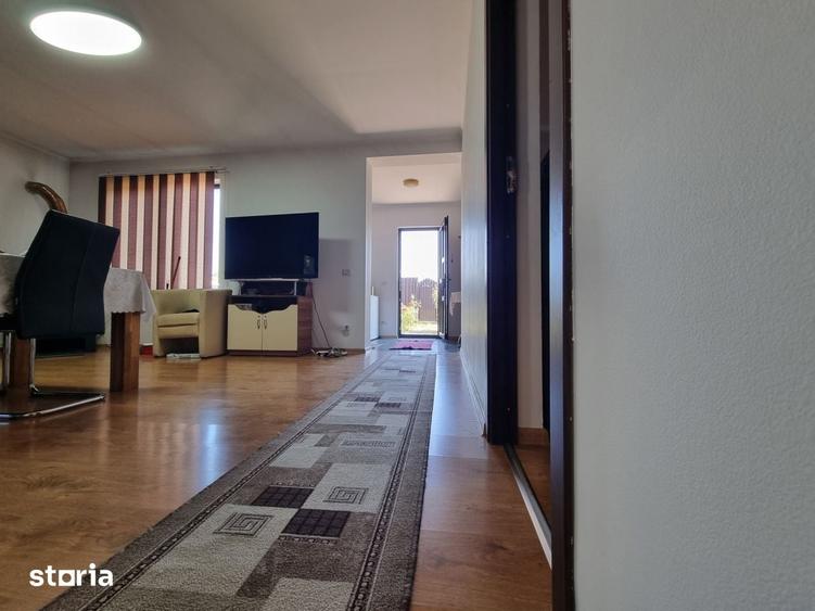 Casă cu 3 camere cu Teren 380 Mp în Letea