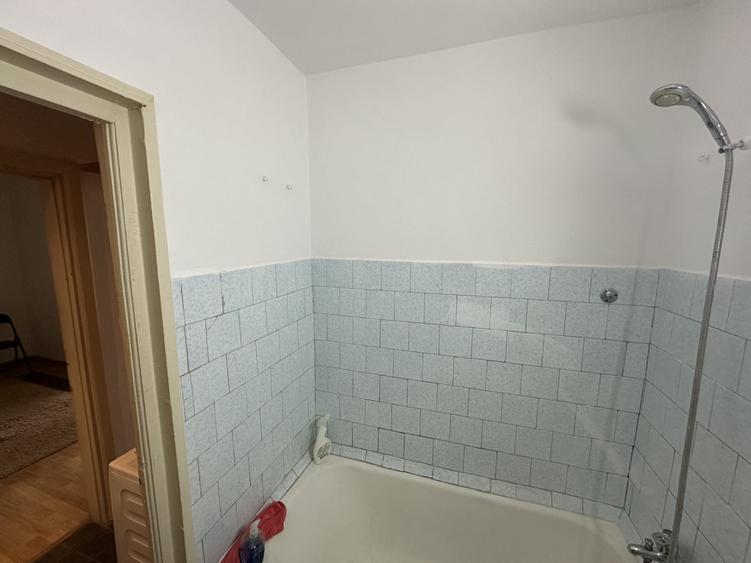 Apartament cu 2 camere semidecomandat, mobilat în Berceni