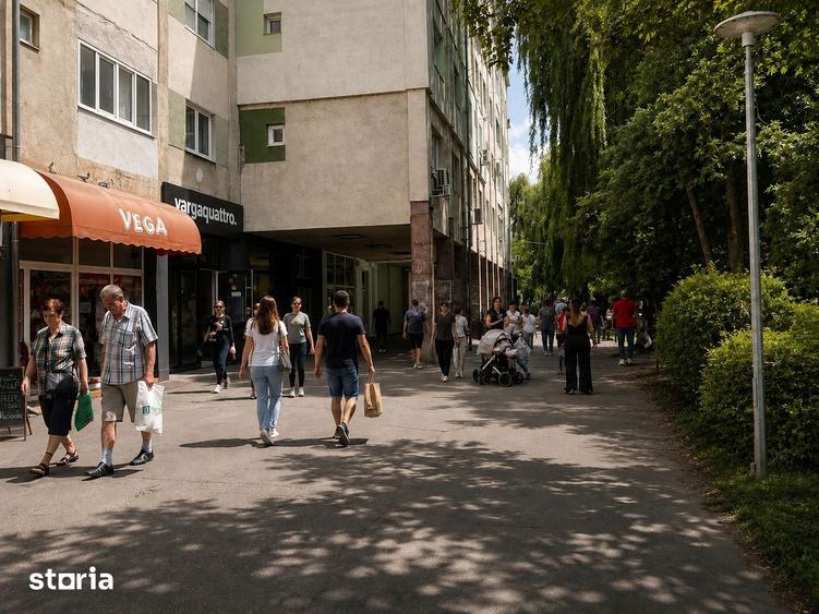 Spațiu comercial, de 53 mp, în Micro 15