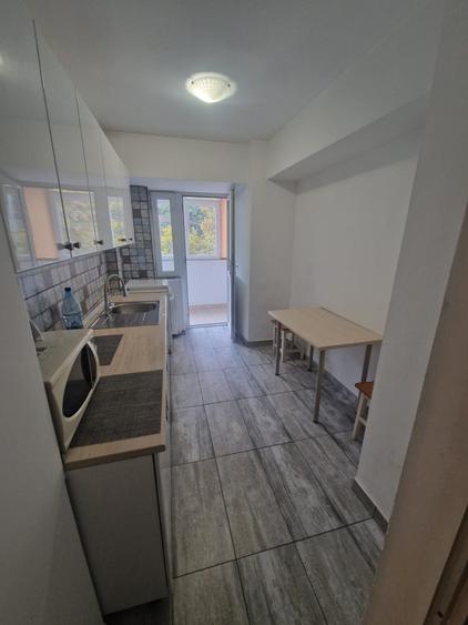 Apartament cu 4 camere decomandat în Militari