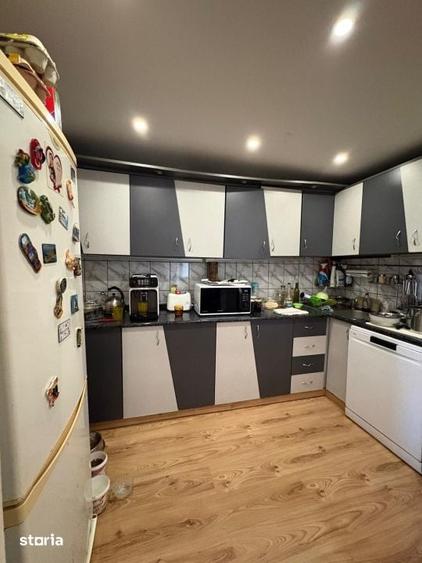 Casă cu 5 camere cu Teren 1600 Mp în Săcălășeni