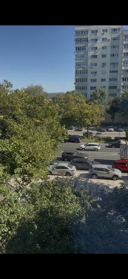 Apartament cu 4 camere decomandat în Pantelimon