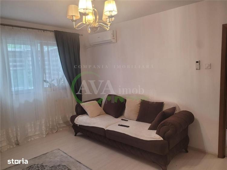 Apartament cu 3 camere semidecomandat în Brătești