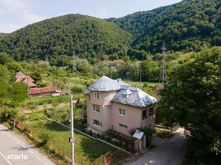 Casă cu 4 camere cu Teren 500 Mp în Muncelu