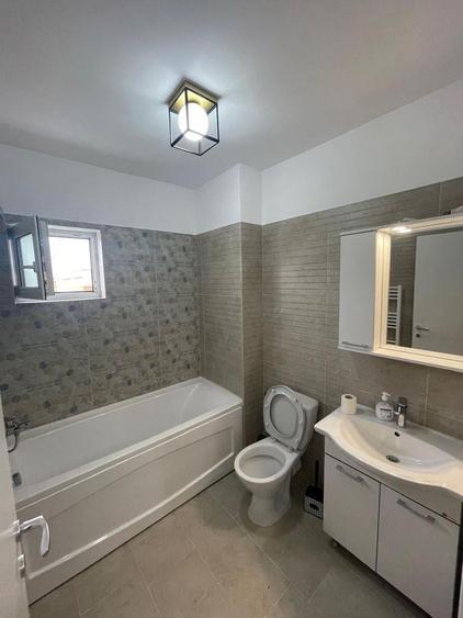 Apartament cu 2 camere decomandat în 1 Mai