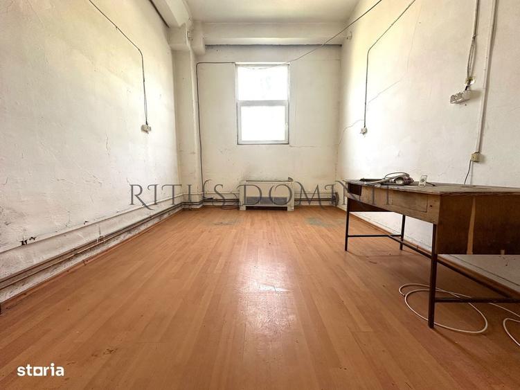 Spațiu comercial, de 298 mp, în Vest