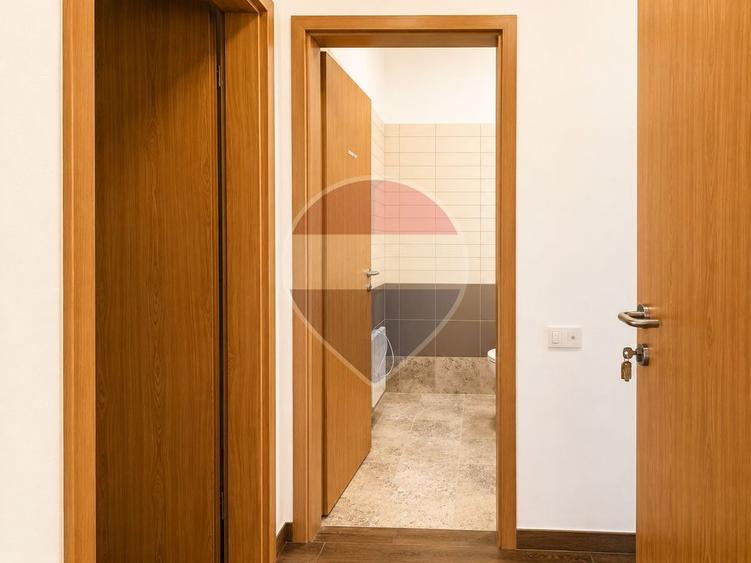 Birou, de 130.16000366211 mp, în Bistrița Lac