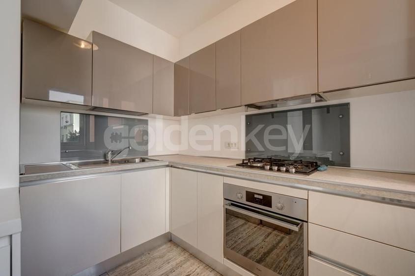 Apartament cu 4 camere decomandat în Dacia