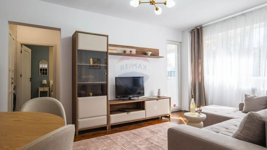 Apartament cu 2 camere semidecomandat, mobilat în Bucureștii Noi