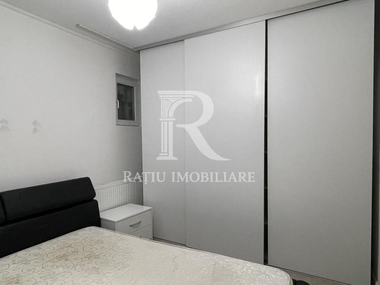 Apartament cu 3 camere semidecomandat, mobilat în Spitalul Județean