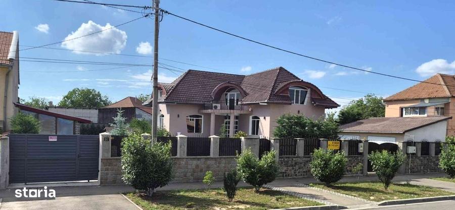 Casă cu 4 camere în Centura