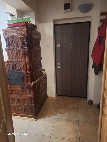 Apartament cu 2 camere decomandat în Broșteni