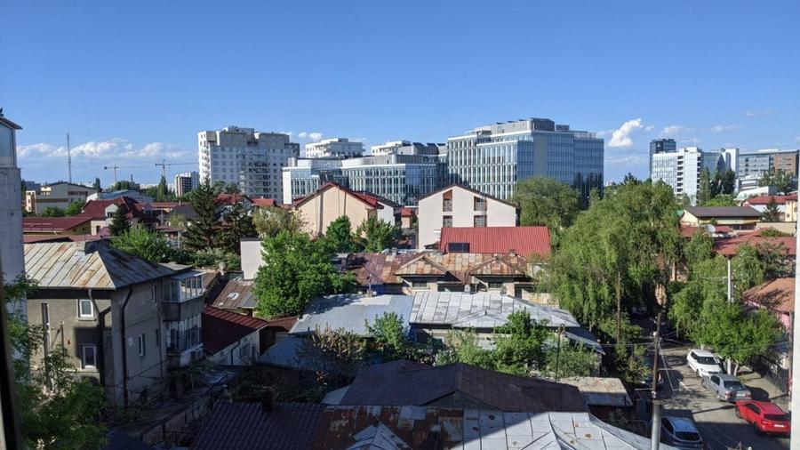 Apartament cu 2 camere semidecomandat, mobilat în Domenii