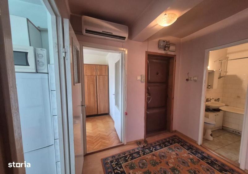 Apartament cu 3 camere decomandat în Podgoria