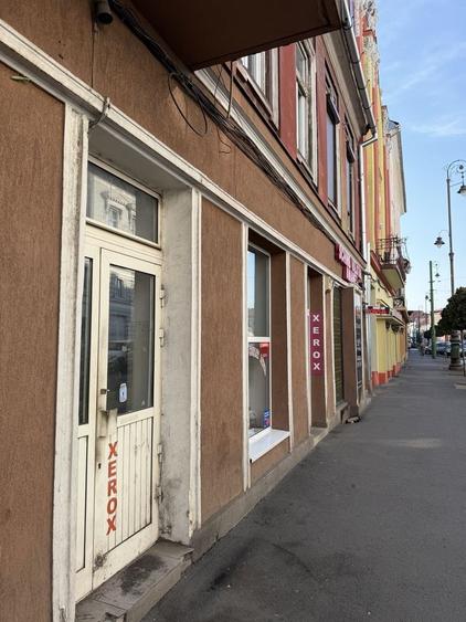 Spațiu comercial, de 13 mp, în Central