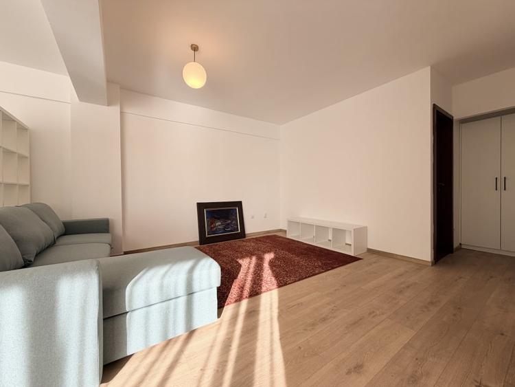 Apartament cu 2 camere semidecomandat, mobilat în Mărăști