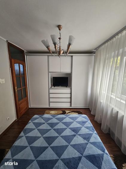 Apartament cu 3 camere decomandat în Nufărul