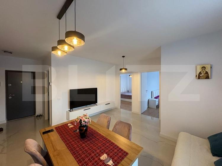 Apartament cu 3 camere semidecomandat, mobilat în Chinteni