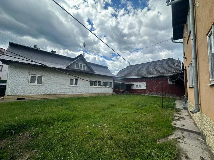Casă cu 4 camere în Vama