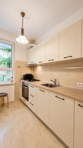 Apartament cu 3 camere semidecomandat, mobilat în Floreasca