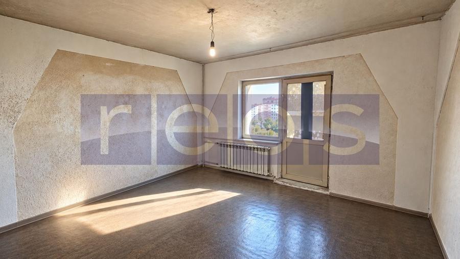 Apartament cu 4 camere decomandat în Sebastian