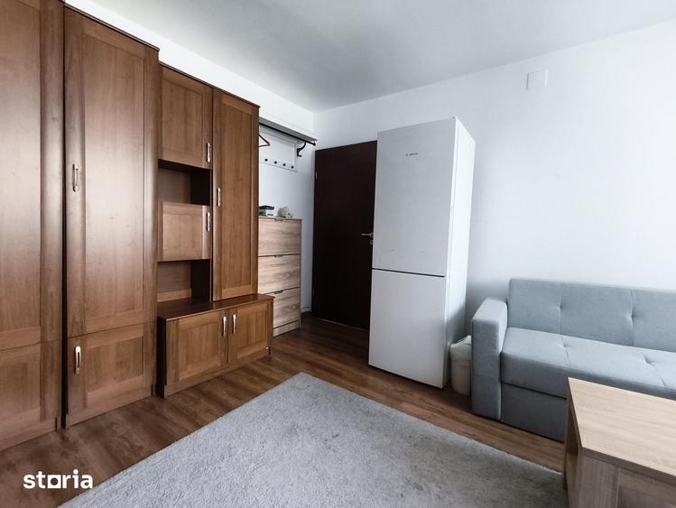 Apartament cu 2 camere semidecomandat în Girocului