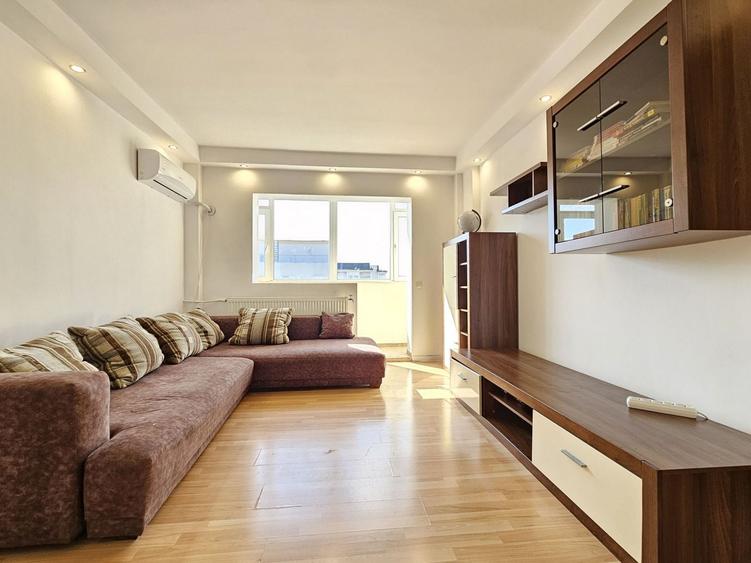 Apartament cu 3 camere semidecomandat, mobilat în Iancului