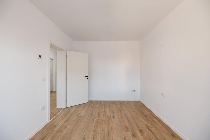 Duplex cu 4 camere cu Canalizare în Moșnița Nouă