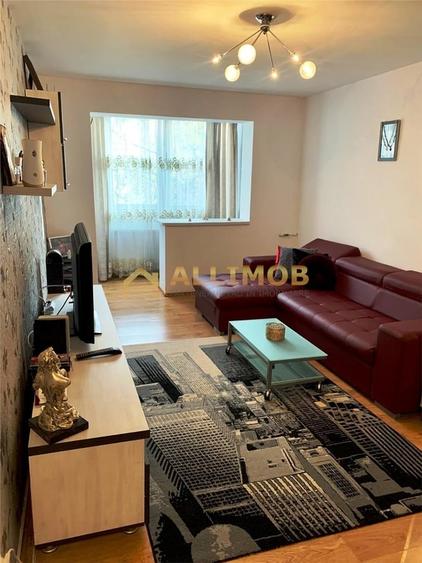 Apartament cu 2 camere decomandat în Central